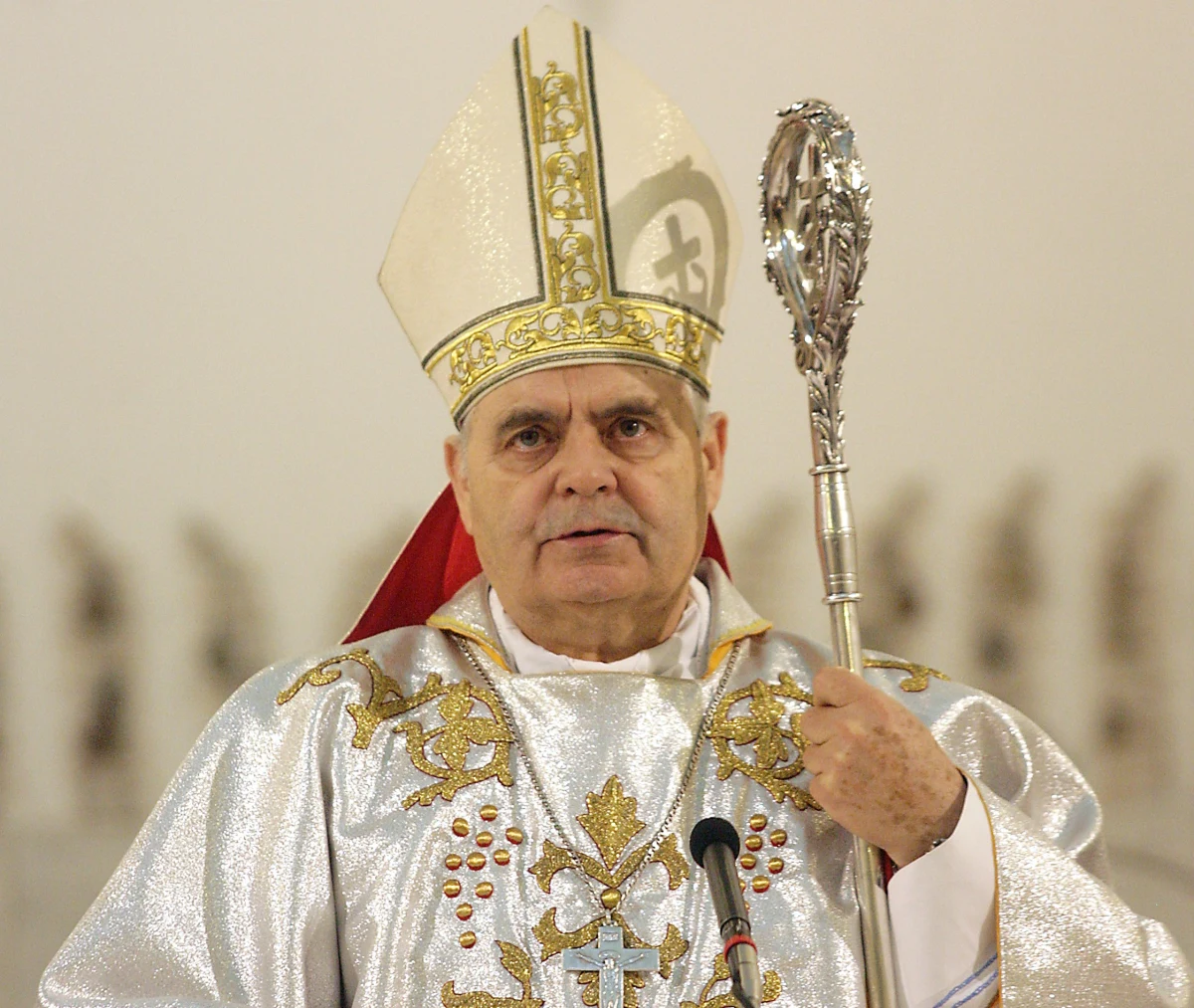 Po długiej chorobie w wieku 83 lat zmarł biskup Marian Duś. W latach 1986-2013 był biskupem pomocniczym archidiecezji warszawskiej. Jego dewizą biskupią były słowa – "W krzyżu zbawienie".