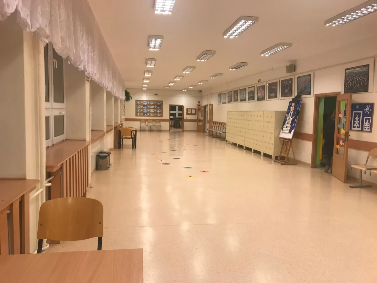 ​Kolejne zakażenia koronawirusem w szkołach. Kilka placówek w Zachodniopomorskiem przeszło na hybrydowy tryb nauczania.