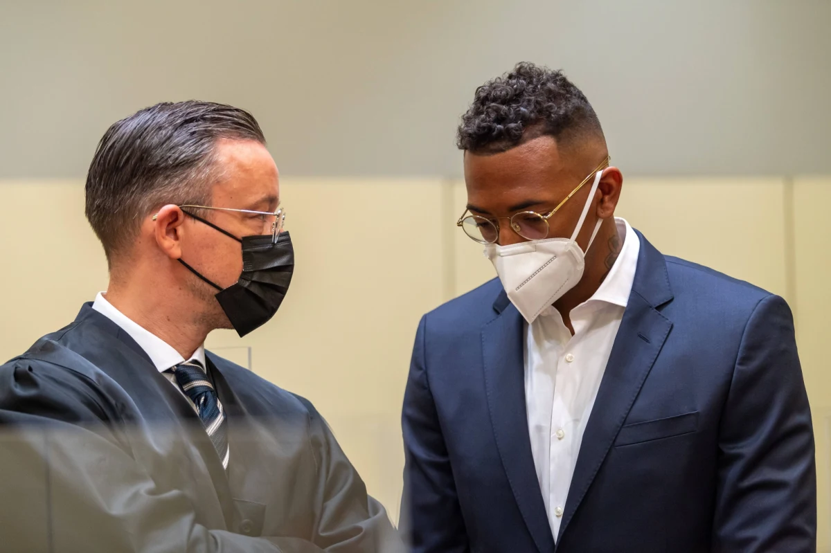 Piłkarz Olympique Lyon Jerome Boateng - decyzją sądu w Monachium - ma zapłacić 1,8 miliona euro grzywny. Niemiecki obrońca został uznany winnym przemocy wobec byłej partnerki, która jest matką dwójki jego dzieci.