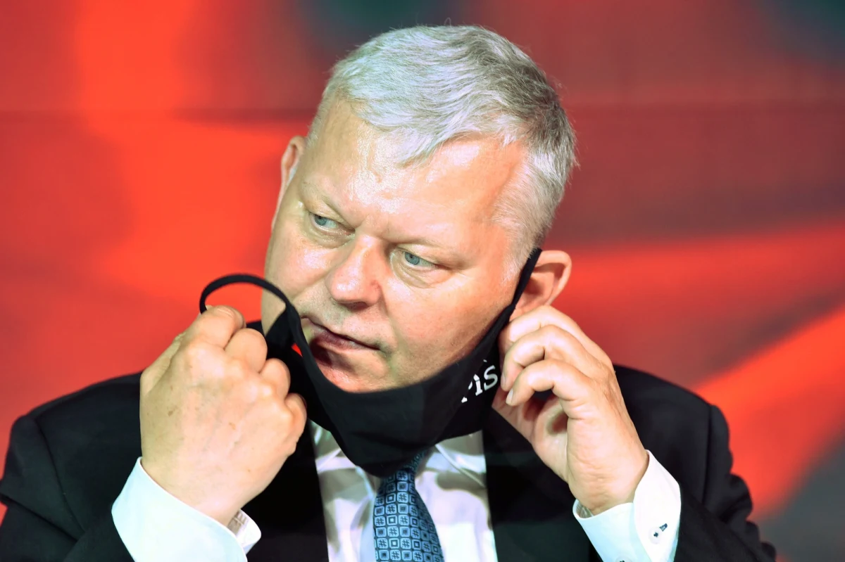 Premier Mateusz Morawiecki zareagował na słowa posła Prawa i Sprawiedliwości o walce z "okupantem brukselskim". Zdaniem szefa rządu, nie powinno się porównywać obecnej sytuacji do tej z czasów II wojny światowej. 