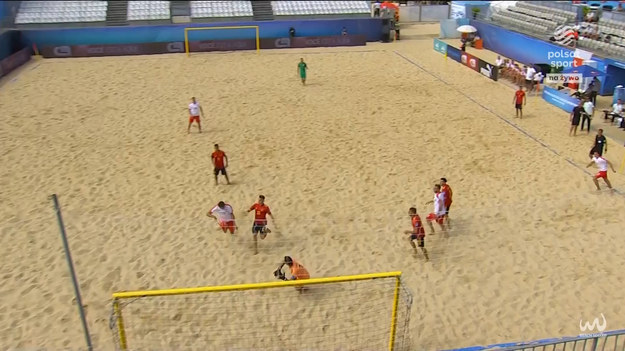 Reprezentacja Polski rozgrywa swój drugi mecz w Superfinale Europejskiej Ligi Beach Soccera. Tym razem rywalem "Biało-Czerwonych" jest Hiszpania.

