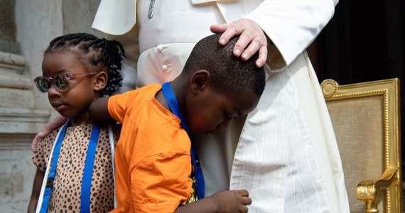 Papież Franciszek spotkał się w Watykanie z grupą dzieci z różnych rzymskich parafii, uczestniczących w dużej międzynarodowej inicjatywie The Walk. Jej celem jest przypomnienie o losie i cierpieniu małych Syryjczyków.