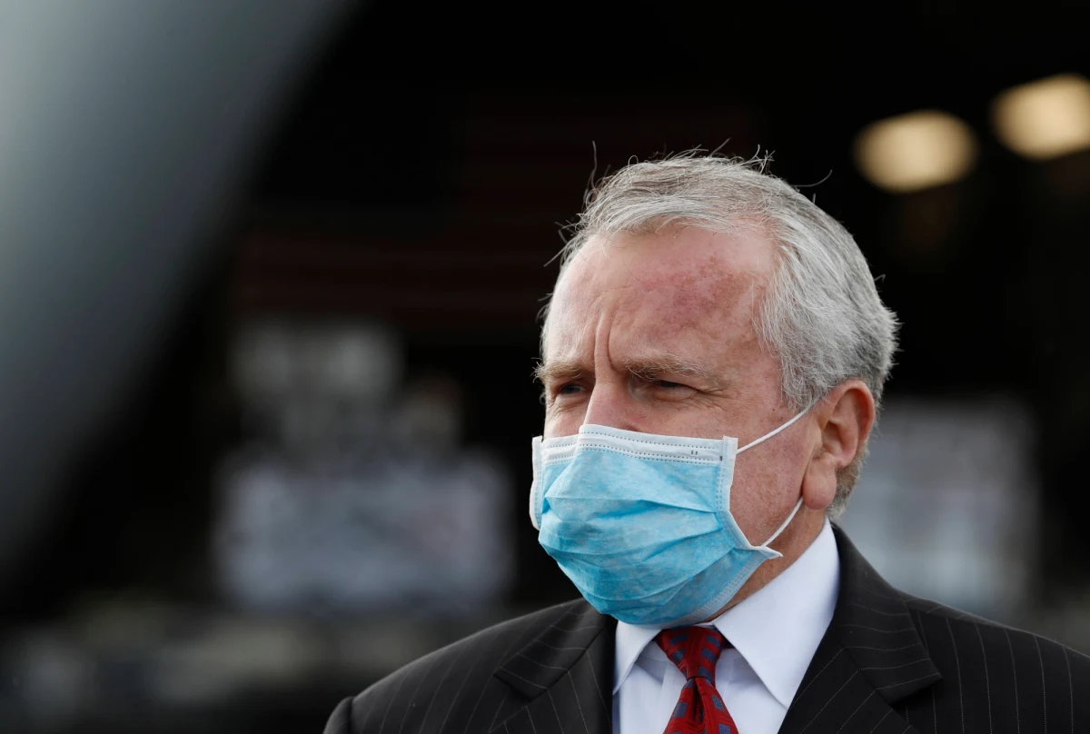 ​Ambasador USA w Rosji John Sullivan został wezwany do rosyjskiego MSZ i po południu przybył do ministerstwa. Ambasador spędził w gmachu około 20 minut. Nie odpowiedział na pytania dziennikarzy o przyczyny jego wezwania.