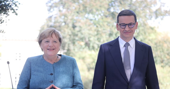 Omówiliśmy tematy Nord Stream2 i bezpieczeństwa regionu, związanego z tranzytem gazu przez Ukrainę i Polskę oraz potencjalne rozwiązania, które się z tym wiążą, a także problem polityki klimatycznej - powiedział premier Mateusz Morawiecki po spotkaniu z kanclerz Niemiec Angelą Merkel. Omawiane były również: spór Trybunału Konstytucyjnego z Trybunałem Sprawiedliwości Unii Europejskiej i sytuacja na polsko-białoruskiej granicy. To było ostatnie spotkanie Merkel z polskim premierem, podczas którego występowała jako kanclerz Republiki Federalnej Niemiec.