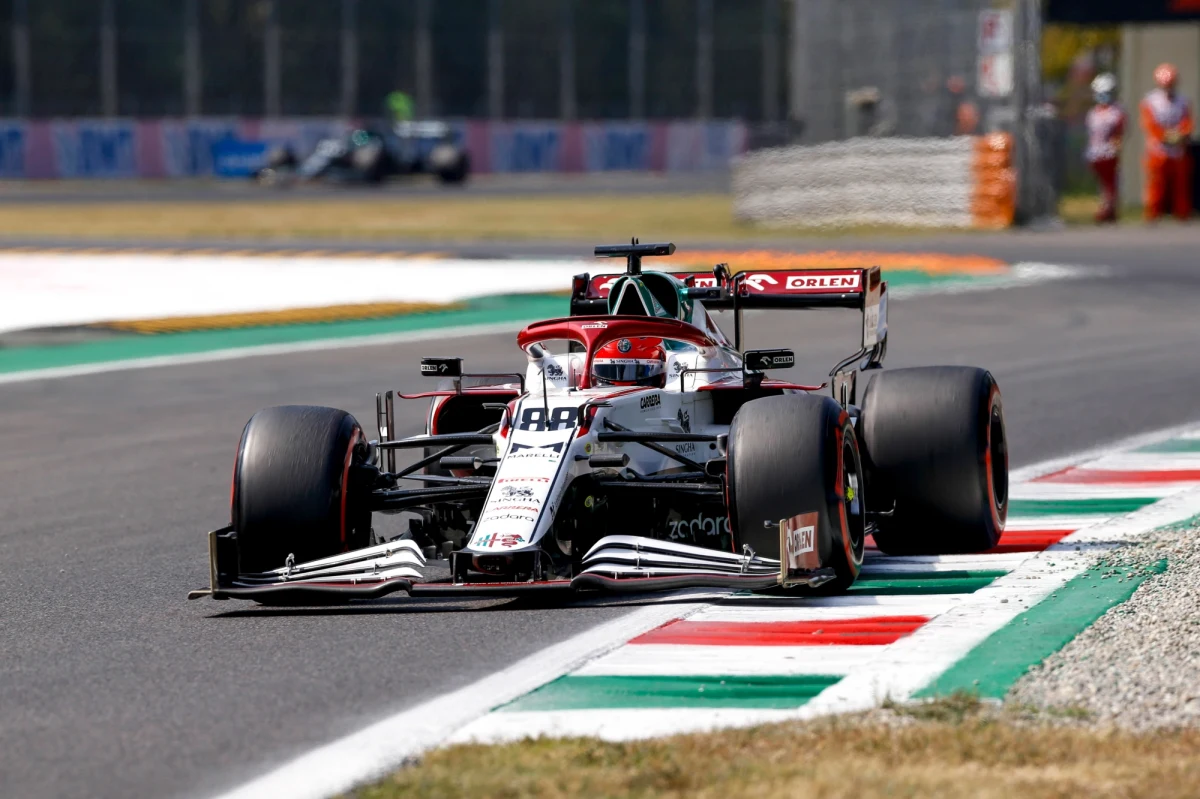 Robert Kubica (Alfa Romeo Racing Orlen) zajął 18. miejsce w sprincie, czyli nowej formule kwalifikacji, przed niedzielnym wyścigiem o Grand Prix Włoch na torze Monza w mistrzostwach świata Formuły 1. Najszybszy był Fin Valtteri Bottas (Mercedes).