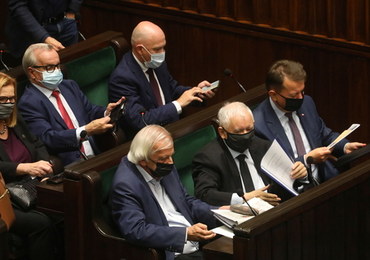 Nowy tydzień w gospodarce: Rekompensaty dla firm, niedzielny handel i Polski Ład