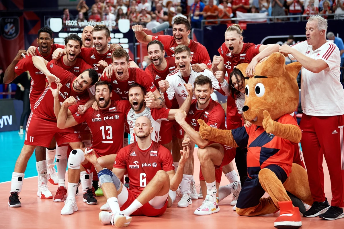 Polscy siatkarze pokonali w Gdańsku Finlandię 3:0 (25:16, 25:16, 25:14) w drugim meczu 1/8 finału mistrzostw Europy. We wtorkowym ćwierćfinale biało-czerwoni zmierzą się - także w Ergo Arenie - z Rosją, która we wcześniejszym sobotnim spotkaniu wygrała z Ukrainą 3:1.