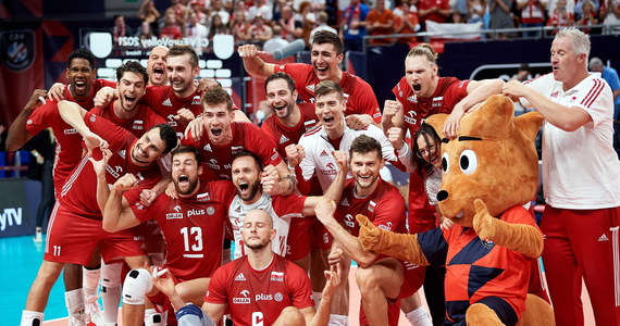 Polscy siatkarze pokonali w Gdańsku Finlandię 3:0 (25:16, 25:16, 25:14) w drugim meczu 1/8 finału mistrzostw Europy. We wtorkowym ćwierćfinale biało-czerwoni zmierzą się - także w Ergo Arenie - z Rosją, która we wcześniejszym sobotnim spotkaniu wygrała z Ukrainą 3:1.