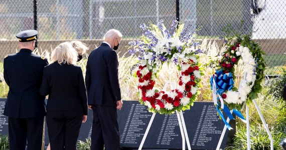 Prezydent USA Joe Biden odwiedził w sobotę wszystkie trzy miejsca zamachów 11 września w 20. rocznicę wydarzenia. Nie wygłosił tego dnia żadnego przemówienia poza umieszczonym w Internecie przesłaniem wideo.