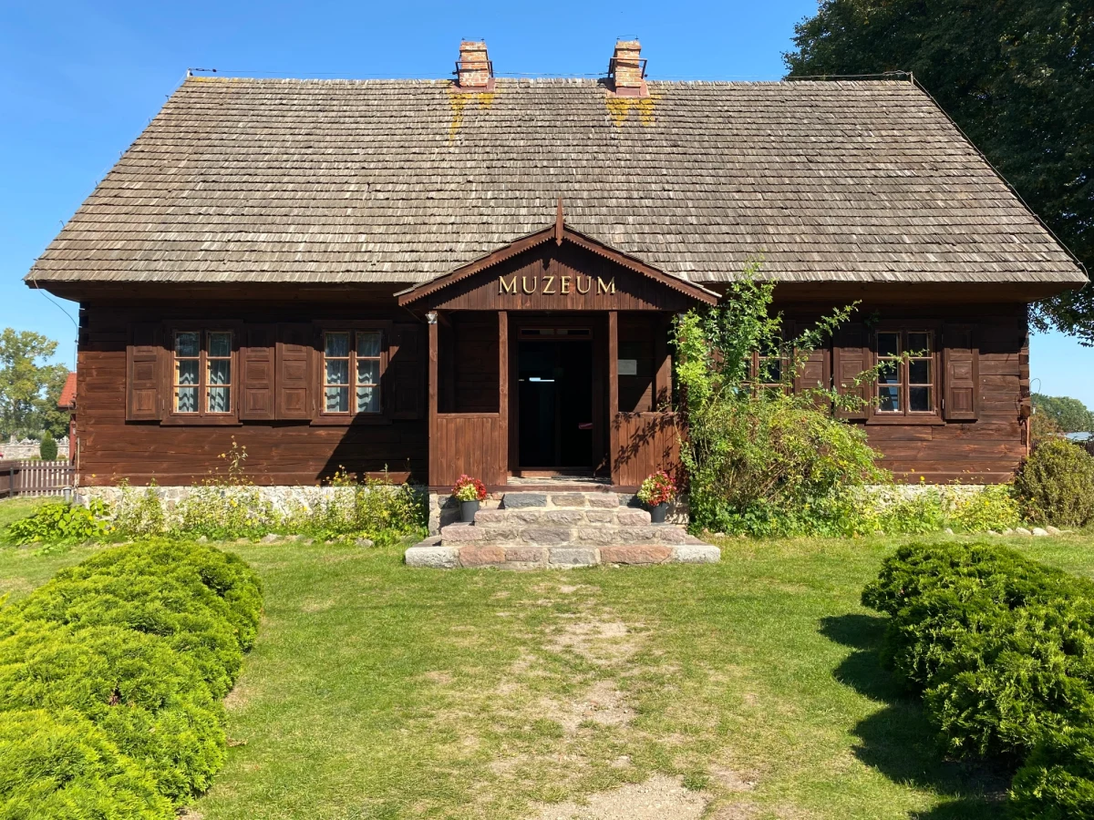 Zuzela to niewielka, licząca ponad 100 mieszkańców wieś, położona na pograniczu Mazowsza i Podlasia. Tam 120 lat temu urodził się prymas Stefan Wyszyński. Do tamtejszego kościoła i do muzeum poświęconemu kardynałowi pielgrzymują coraz większe grupy wiernych.