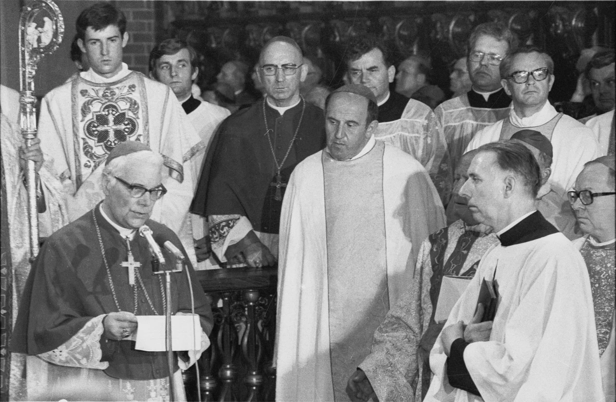 W niedzielę beatyfikacja Stefana Wyszyńskiego - Prymasa Tysiąclecia. Kim był? Gdzie się urodził? Zebraliśmy dla Was najważniejsze fakty z życia duchownego. 