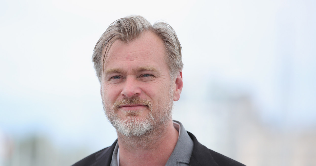 Christopher Nolan szykuje się do realizacji kolejnego filmowego widowiska. Według pierwszych informacji akcja nowej produkcji toczyć się będzie podczas II wojny światowej. Bohaterem powstającego projektu jest J. Robert Oppenhaimer, nazywany "ojcem bomby atomowej". Co ciekawe, realizacja tego filmu może oznaczać, że reżyser rozstanie się ze studiem Warner Bros., dla którego kręcił do tej pory swoje filmy.