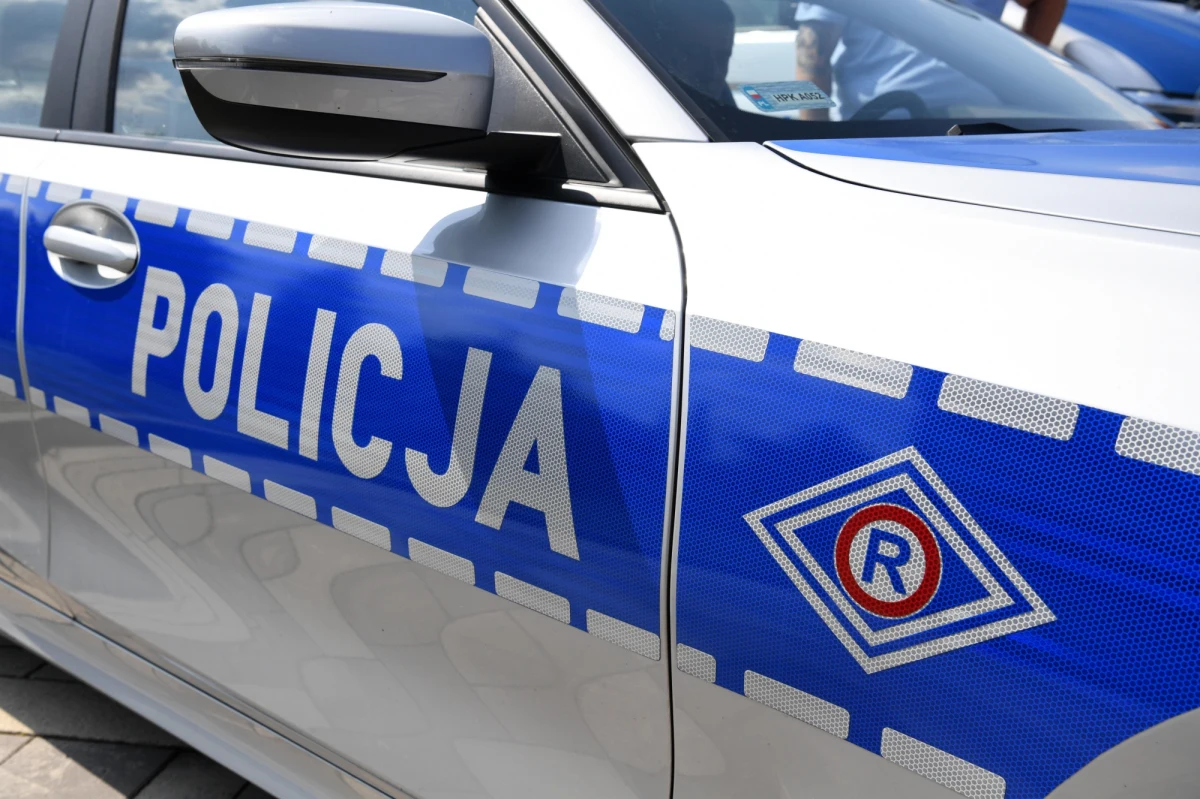 Policjanci z Trójmiasta zatrzymali mężczyznę, który przed południem w mieszkaniu przy ul. Zielony Trójkąt w Gdańsku, zaatakował swoją partnerkę. Wg nieoficjalnych informacji, 29-latek wbił kobiecie w głowę dwa noże. Nie udało się jej uratować. Informację dostaliśmy na Gorącą Linię RMF FM. 