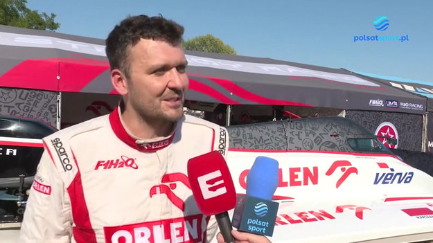 To była ekscytująca walka o zwycięstwo w Grand Prix Europy - pierwszej rundzie mistrzostw świata Formuły 1 H2O. Jedyny Polak w stawce Bartłomiej Marszałek z Orlen Team imponował równym tempem. Do wyścigu startował dwunasty, ale ostatecznie linię mety przeciął na znakomitym piątym miejscu.
