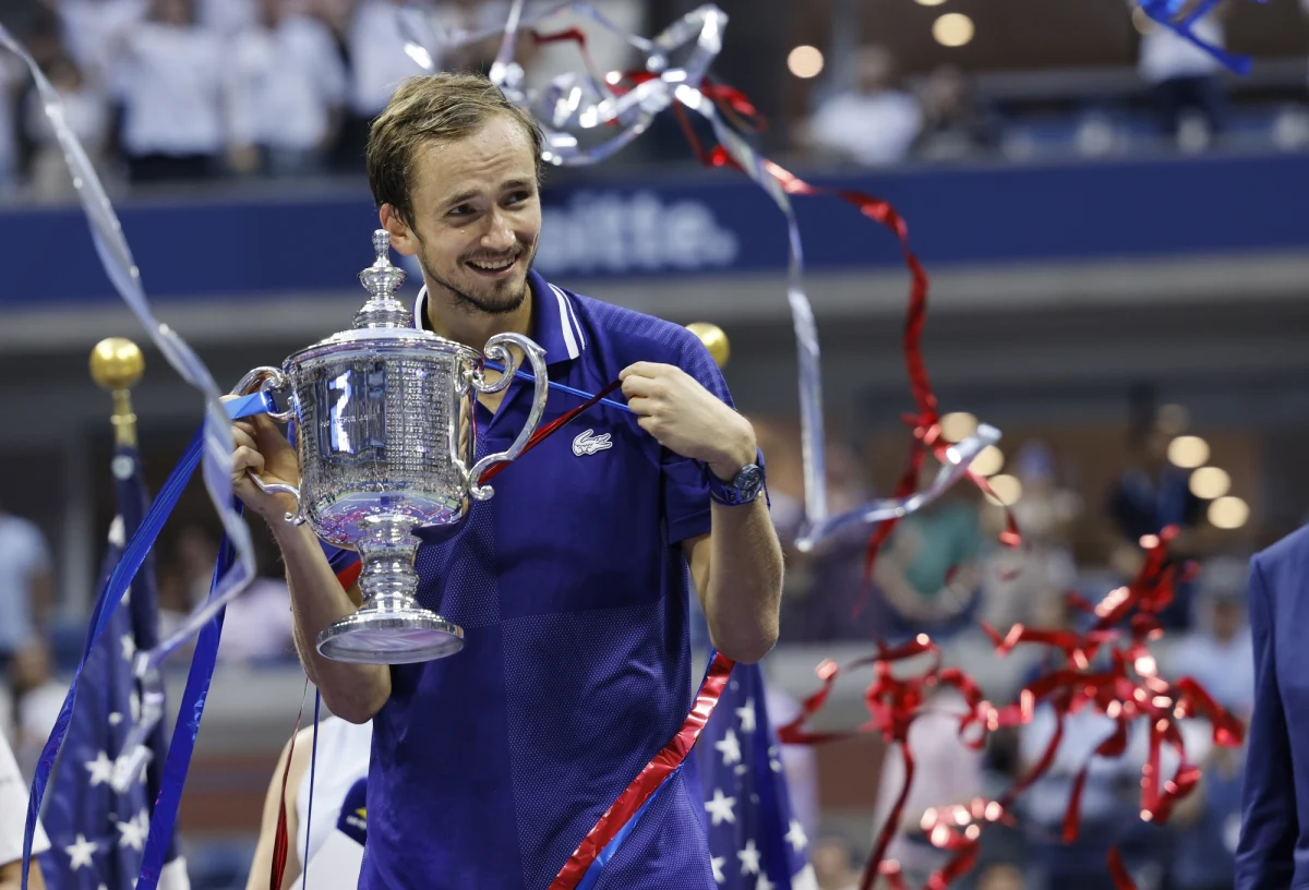 Daniił Miedwiediew pokonał Serba Novaka Djokovica 6:4, 6:4, 6:4 w finale tenisowego US Open. Rosjanin wywalczył pierwszy tytuł wielkoszlemowy i sprawił, że lider światowego rankingu nie zdobył tzw. Kalendarzowego Wielkiego Szlema.