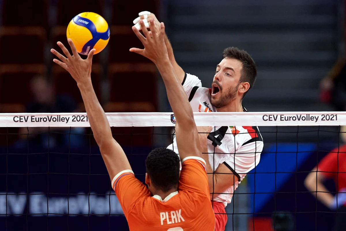 Pojedynki Polska – Rosja, Holandia – Serbia i Włochy – Niemcy zobaczymy w ćwierćfinałach mistrzostw Europy siatkarzy. Czwarta para tej rundy rywalizacji wyłoniona zostanie dzisiaj.