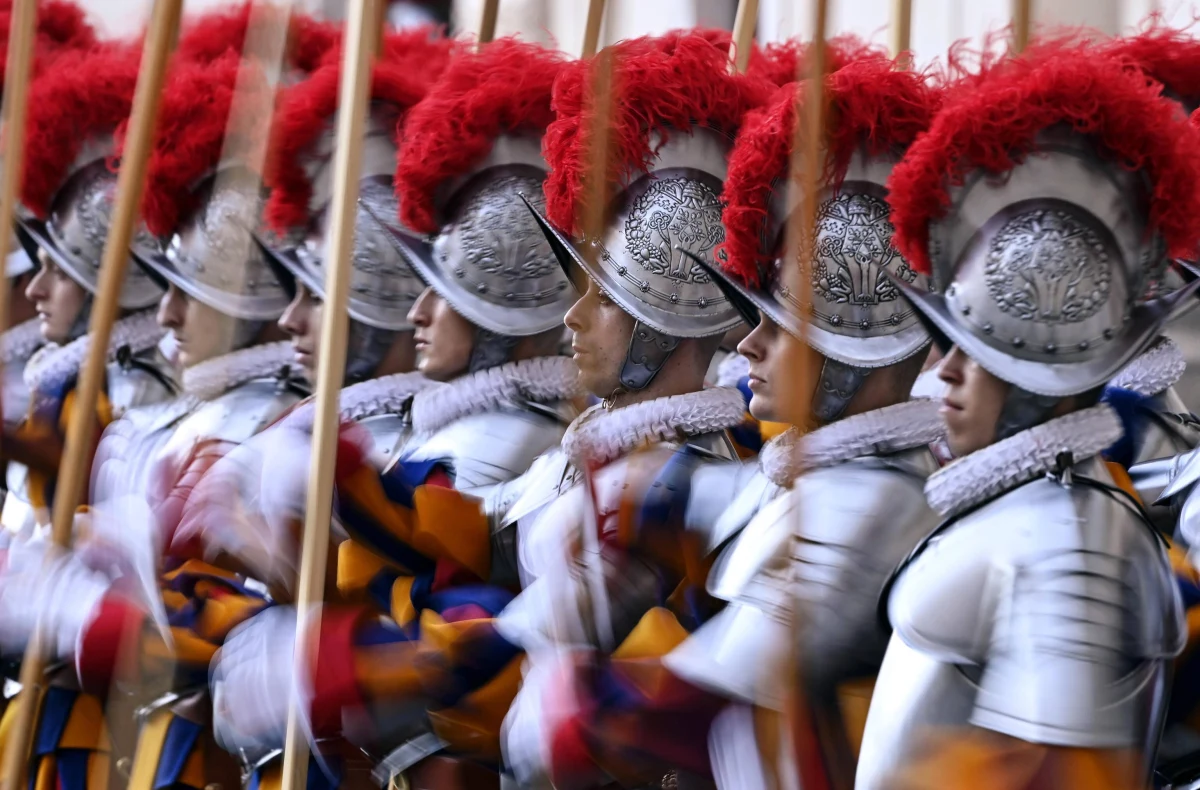 Szwajcarska gwardia już wkrótce zacznie rekrutować kobiety. Z myślą o paniach przygotowywane są już pomieszczenia w remontowanych koszarach w Watykanie.