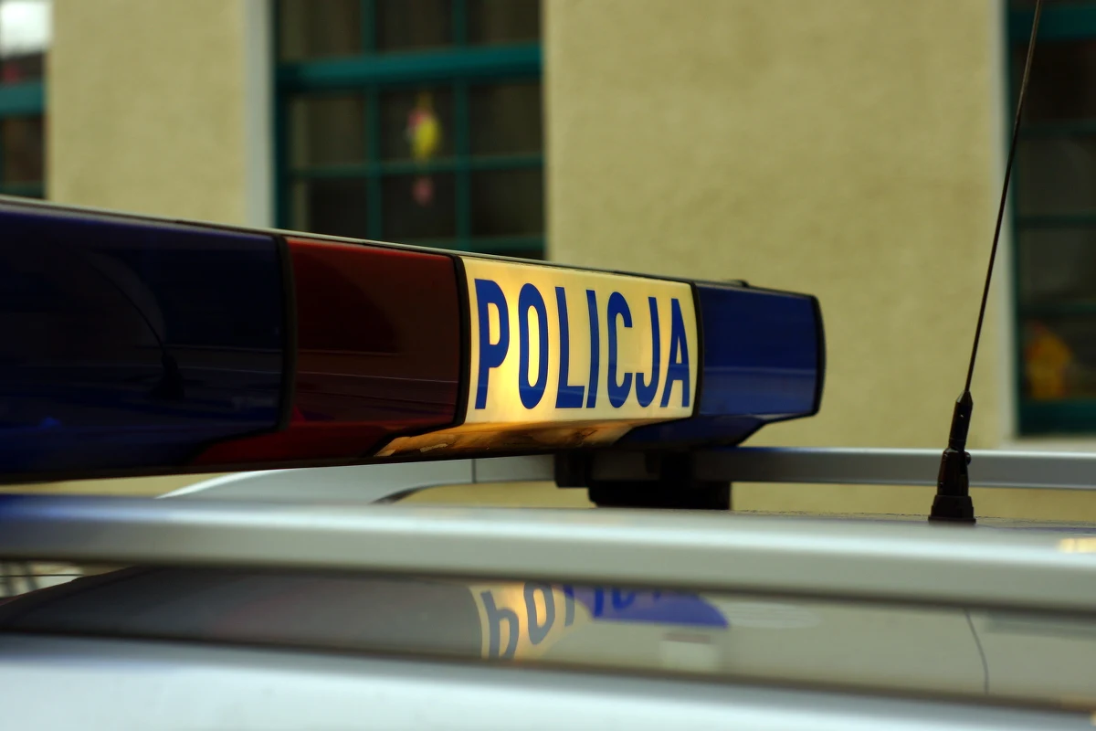 Prokuratura Rejonowa w Zakopanem wyjaśnia okoliczności brutalnego pobicia na Krupówkach 25-latka. Mężczyzna doznał ciężkich uszkodzeń ciała. Sprawców nie udało się zatrzymać – powiedział zastępca prokuratora rejonowego w Zakopanem Rafał Porębski.