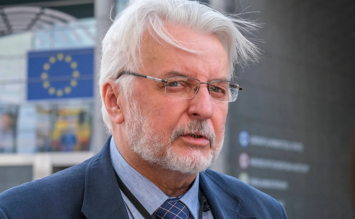 ​Poważne problemy zdrowotne europosła PiS Witolda Waszczykowskiego. Jak informuje "Super Express", polityk cierpi na polineuropatię. Ma problemy z mówieniem i chodzeniem.