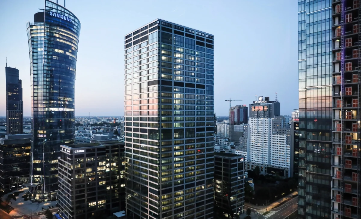 ​Niewybuch z II wojny światowej został znaleziony na budowie w pobliżu Ronda Daszyńskiego w Warszawie. Służby ewakuowały ponad tysiąc osób.