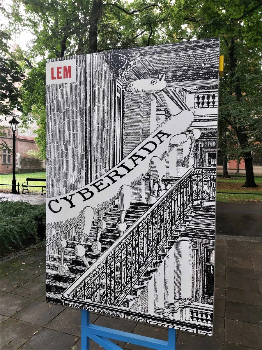 Sporo czasu w poniedziałkowym programie w internetowym radiu RMF24 poświęciliśmy twórczości Stanisława Lema. Warto nas słuchać, bo zawsze przekazujemy najważniejsze, najbardziej aktualne informacje. "Jeszcze więcej informacji" - taka to jest nasza dziennikarska maksyma. Prowadziłem ten program i we wtorek też zasiądę przed mikrofonem w naszym nowoczesnym, a jednocześnie bardzo - w tradycyjnym sensie - przytulnym studiu. Takie też będą poniższe moje notatki. Połączę w nich treści obiektywne z subiektywnymi, a nawet osobistymi. 