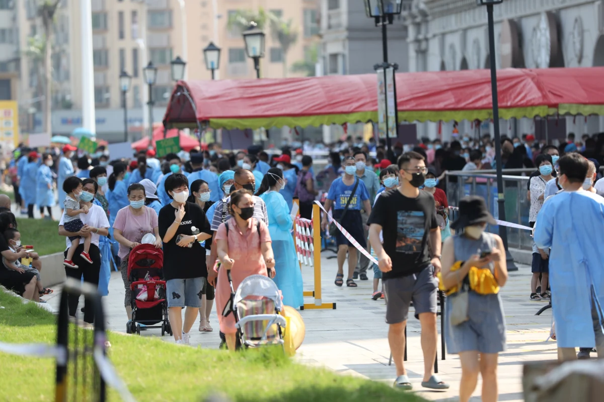 Nowa seria infekcji koronawirusem w chińskiej prowincji Fujian stawia pod znakiem zapytania skuteczność 21-dniowej kwarantanny. Pierwszą osobą zakażoną był mężczyzna, u którego wirus wykryto po kwarantannie i 38 dni po powrocie z zagranicy - podaje CNN.