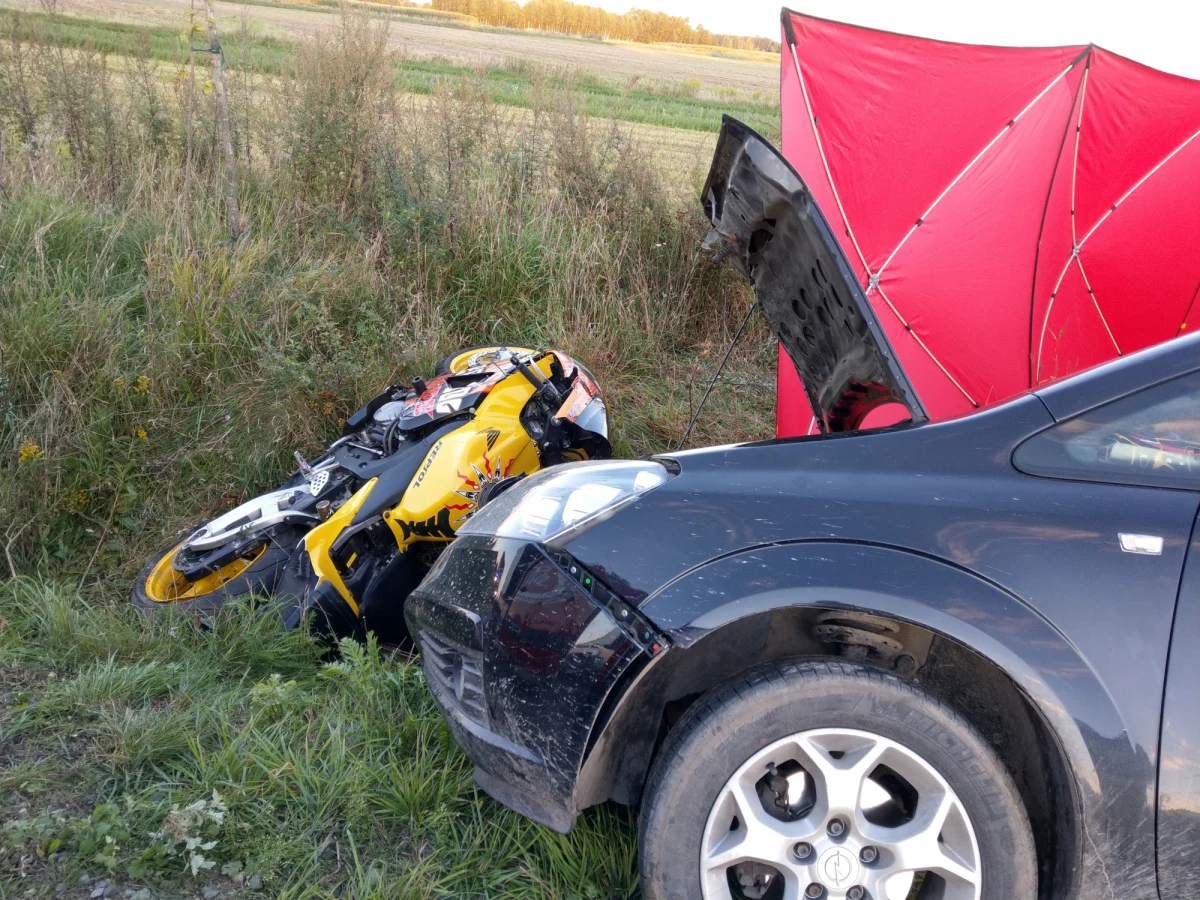 26-letni oficer Wojska Polskiego zginął w wypadku drogowym spowodowanym przez pijanego kierowcę w Wietlinie Trzeci w powiecie jarosławskim na Podkarpaciu. Jak ustalił „Fakt” młody żołnierz za miesiąc miał wziąć ślub.