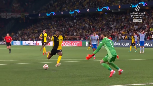 Ekipa BSC Young Boys sensacyjnie pokonała 2-1 Manchester United w pierwszej kolejce fazy grupowej Ligi Mistrzów. Gola dla "Czerwonych Diabłów" zdobył niezawodny Cristiano Ronaldo, który przeszedł do historii - zrównał się z Ikerem Casillasem na czele zawodników z największą liczbą występów w Champions League.
