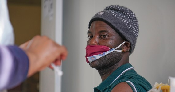 Mniej niż 3,5 proc. z 1,5 mld mieszkańców Afryki zostało zaszczepionych przeciwko Covid-19, daleko poniżej oficjalnego celu 60 proc. - powiedział na briefingu w Genewie John Nkengasong, dyrektor Afrykańskiego Centrum Kontroli Chorób. 
