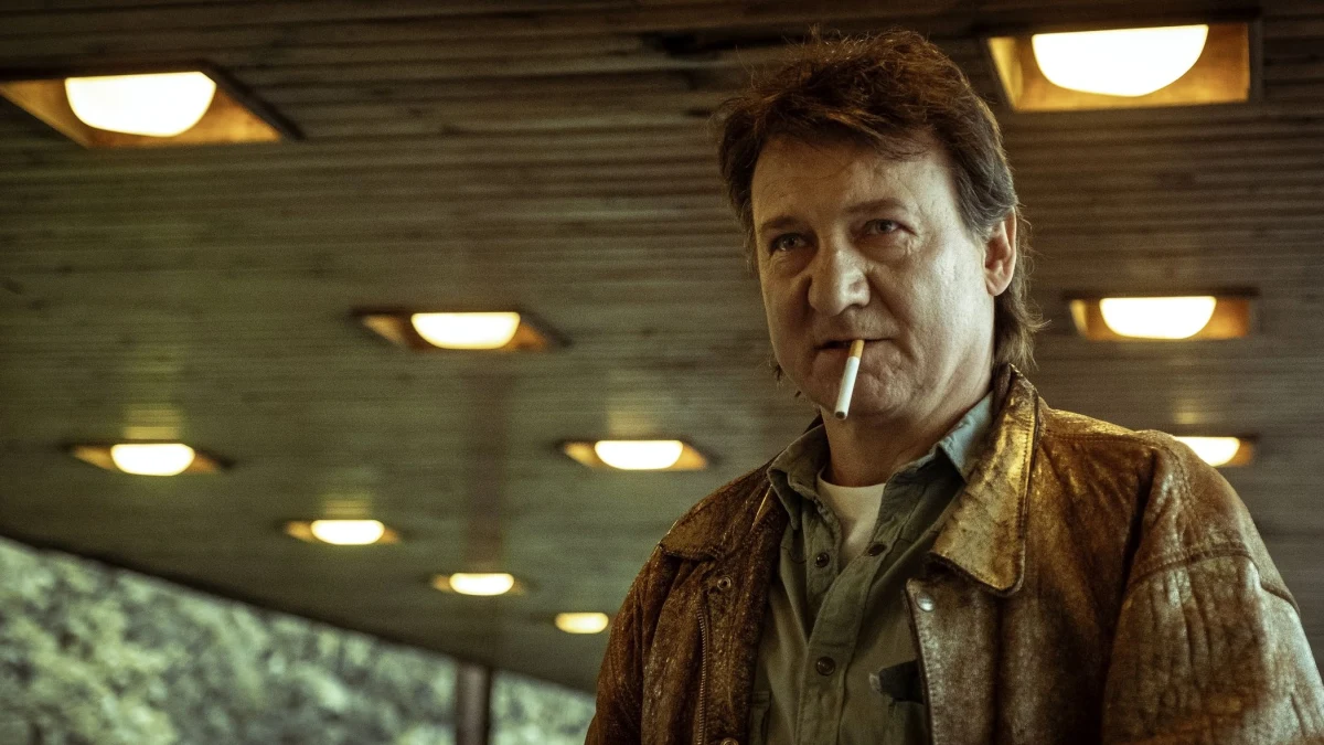 Zabawna historia, doskonała obsada i kino rozrywkowe na wysokim poziomie. 17 września do naszych kin wejdzie "Najmro" w reżyserii Mateusza Rakowicza. To komedia akcji, ale też historia miłosna. Film jest inspirowany barwną postacią Zdzisława Najmrodzkiego, w latach 80. króla złodziei i króla ucieczek. Rolę milicjanta Barskiego, który tropi głównego bohatera, gra Robert Więckiewicz. "To, co zobaczyłem w efekcie, to znacznie więcej niż ten projekt obiecywał na początku" - mówi w RMF FM aktor.