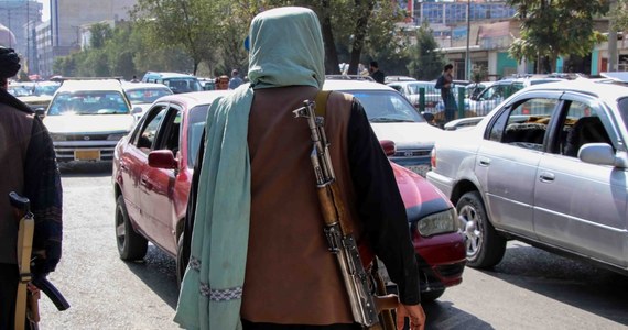 Bank Centralny Afganistanu poinformował, że talibowie znaleźli ponad 12 mln dolarów w gotówce i złocie w domach byłych przedstawicieli rządu. Zaapelował, aby wszystkie transakcje w kraju były prowadzone w lokalnej walucie - afganim. 