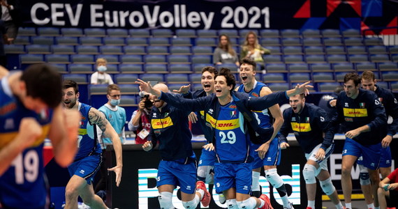 Włochy pokonały w Ostrawie Niemcy 3:0 (25:13, 25:18, 25:19) i awansowały do półfinału mistrzostw Europy siatkarzy. W sobotę w Katowicach o finał powalczą z broniącą tytułu Serbią.