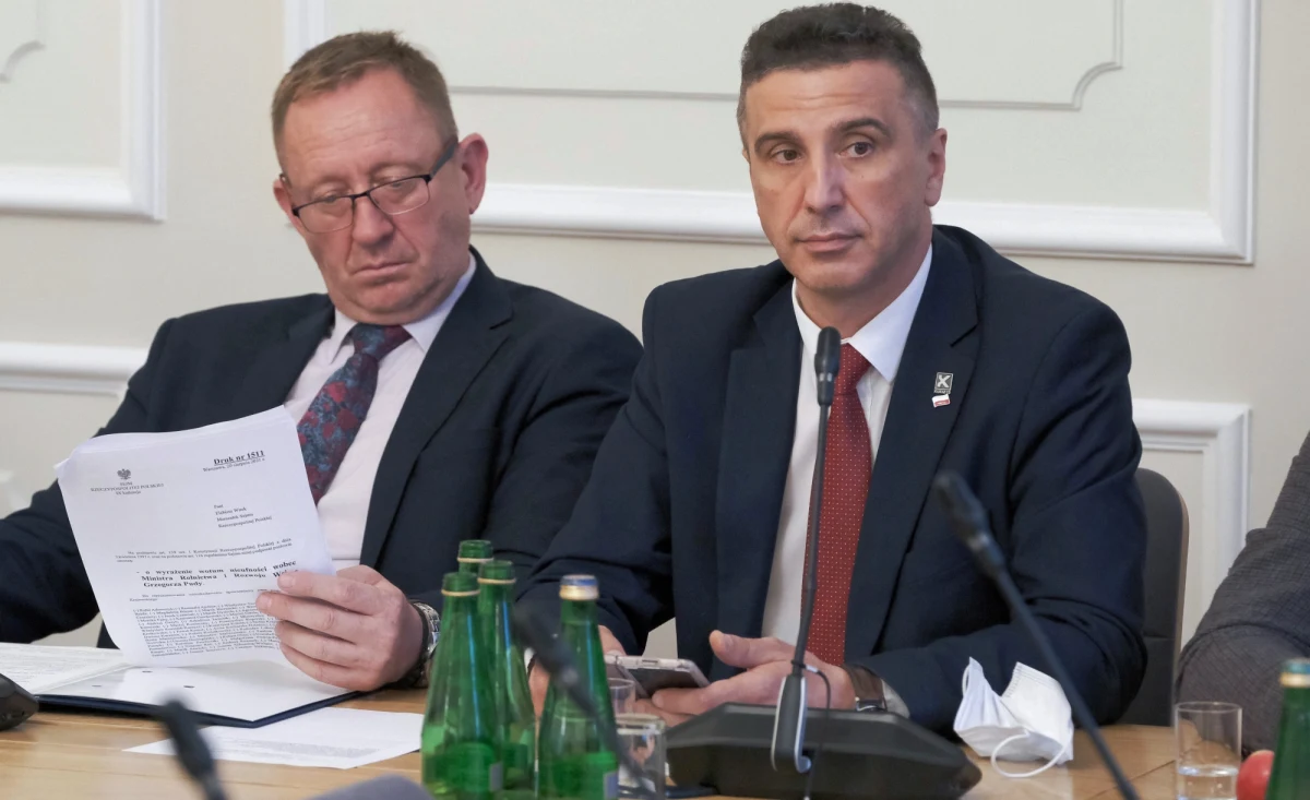 Do projektu ustawy antykorupcyjnej, przygotowanej przez koło Kukiz'15 posłowie klubów opozycyjnych zgłosili w środę poprawki zakładające m.in., że wszystkie przepisy projektu wejdą w życie od 2022 roku, a nie dopiero od następnej kadencji parlamentu. Projekt z powrotem trafi do komisji.