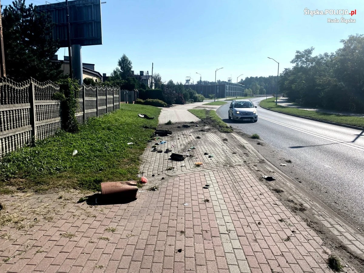 Kompletnie pijany kierowca ciężarówki staranował przydrożne barierki, kosz na śmieci i sygnalizator w Rudzie Śląskiej. Po tym zdarzeniu próbował uciekać pieszo, ale zatrzymali go świadkowie. Badanie alkomatem wykazało u niego ponad 3,5 promila alkoholu. Mężczyzna czeka na przesłuchanie.