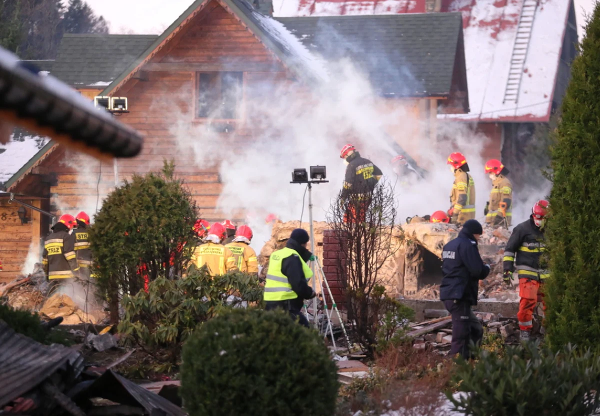 Dwaj operatorzy wiertnicy nie przyznali się podczas czwartkowej rozprawy przed bielskim sądem okręgowym do winy. Mężczyźni są oskarżeni w procesie dotyczącym wybuchu gazu w Szczyrku i katastrofy domu, w której zginęło osiem osób. Grozi im do 12 lat więzienia.