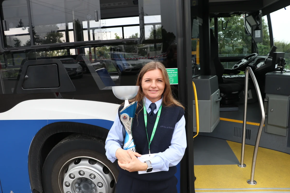 W zajezdni autobusowej MPK w Płaszowie odbył się dzisiaj konkurs na najlepszego kierowcę miejskich autobusów. Została nim Monika Kasiak.