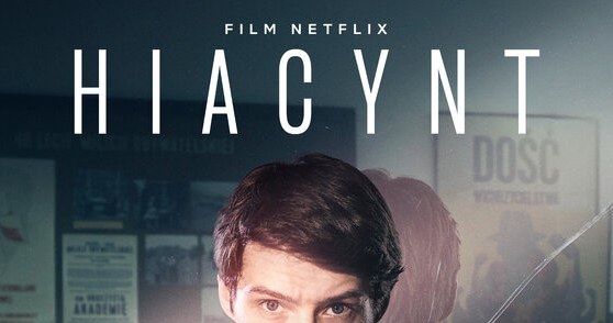 Nowy film Piotra Domalewskiego "Hiacynt" opowie osadzoną w latach 80. XX wieku historię milicjanta, który wpada na trop seryjnego mordercy gejów. W głównej roli zobaczymy Tomasza Ziętka. Produkcja będzie miała premierę w serwisie Netflix 13 października. Właśnie zaprezentowano jej plakat oraz zwiastun.