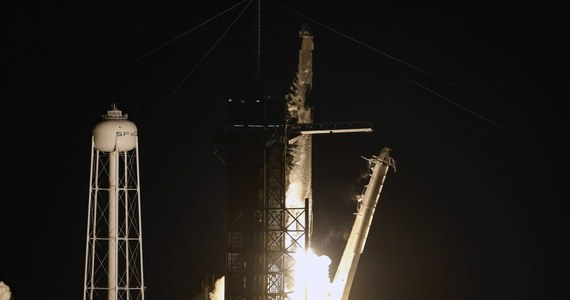 Czterech astronautów-amatorów z misji kosmicznej Inspiration 4 ma za sobą pierwszy dzień pobytu na orbicie okołoziemskiej - poinformowała AFP, owołując się na odpowiedzialną za lot firmę SpaceX.