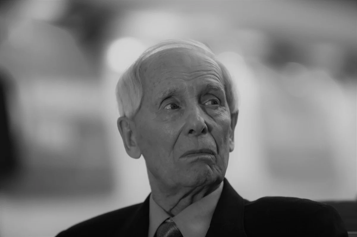 Zmarł pierwszy przewodniczący OPZZ i poseł na Sejm PRL IX kadencji Alfred Miodowicz - poinformował w piątek OPZZ. Miodowicz był przeciwnikiem Lecha Wałęsy w debacie telewizyjnej w 1988 roku i uczestnikiem obrad Okrągłego Stołu. Miał 92 lata.