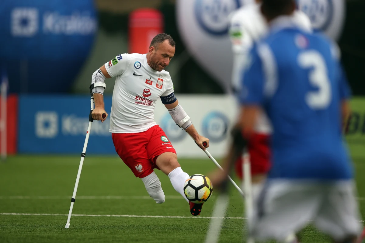Reprezentacja Polski pokonała Francję 2:0 w ćwierćfinale rozgrywanych w Krakowie mistrzostw Europy w amp futbolu. W sobotnim półfinale biało-czerwoni zmierzą się z Hiszpanią.