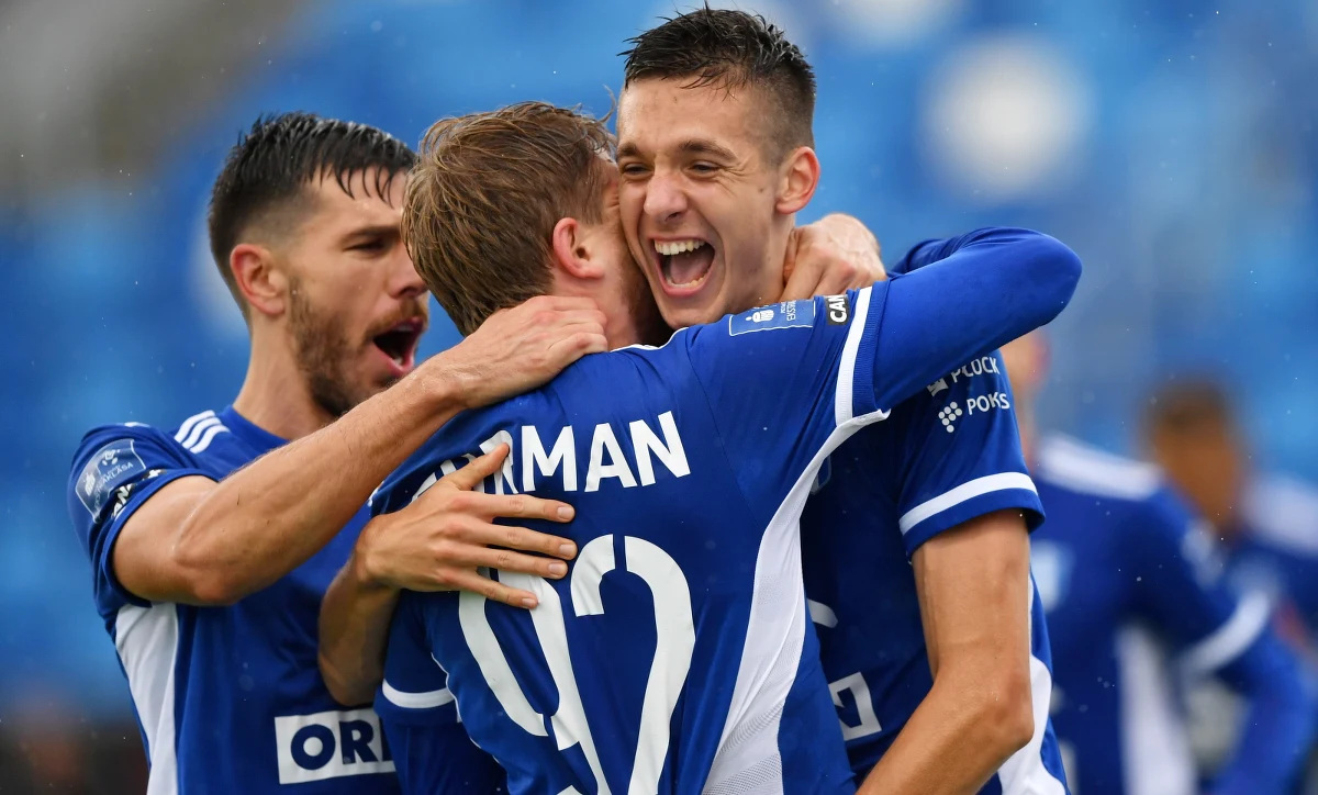 ​Przed dzisiejszym meczem trener Maciej Bartoszek zapowiadał rewolucję kadrową w szeregach Wisły Płock. Meczu 7. kolejki z Górnikiem w Łęcznej "Nafciarze" nie mogą zaliczyć do udanych. Ostatecznie płocki szkoleniowiec wymienił trzech piłkarzy, zaś trener Ireneusz Mamrot dokonał czterech zmian w wyjściowym składzie zespołu.