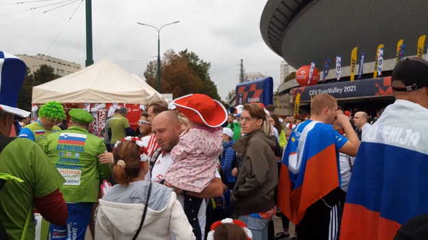 Polscy siatkarze chcą zmazać plamę po igrzyskach olimpijskich. Na razie im się to udaje. W mistrzostwach Europy idą, jak burza. W półfinale zmierzą się ze Słowenią.
Na dwóch ostatnich mistrzostwach Europy "Biało-Czerwoni" odpadali właśnie z tym rywalem. Na ostatniej imprezie Słoweńcy wyeliminowali naszą drużynę właśnie w półfinale. Polacy są żądni rewanżu.

