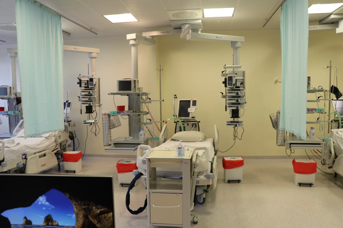 Ministerstwo Zdrowia informuje o 363 nowych przypadkach zakażenia koronawirusem. Ostatniej doby nie zmarł żaden chory na Covid-19. Bilans epidemii koronawirusa w Polsce to 2 898 299 zakażonych. Nie żyje 75 488 spośród nich. 