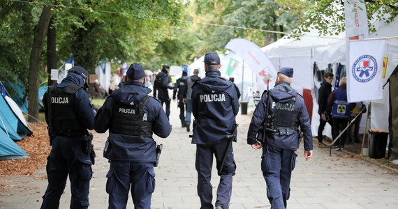 Nawet dzisiaj o 14 będziemy gotowi, żeby porozmawiać z komitetem protestacyjnym Ogólnopolskiego Komitetu Protestacyjno-Strajkowego Pracowników Ochrony Zdrowia. Proszę tym razem o nieodtrącanie wyciągniętej ręki - powiedział na konferencji prasowej minister zdrowia Adam Niedzielski. Medycy w odpowiedzi zapewnili, ze są gotowi do rozmów, ale jutro.