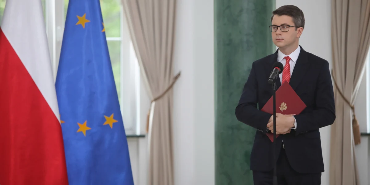 "Polski rząd nie zamknie kopalni KWB Turów. Od początku stoimy na stanowisku, że wstrzymanie prac kopalni w Turowie zagrozi stabilności polskiego systemu elektroenergetycznego" - oświadczył rzecznik polskiego rządu Piotr Müller. To odpowiedź na decyzję Trybunału Sprawiedliwości Unii Europejskiej, który zdecydował o nałożenie na Polskę kary w wysokości 500 tys. euro za każdy dzień kontynuowania pracy kopalni. 