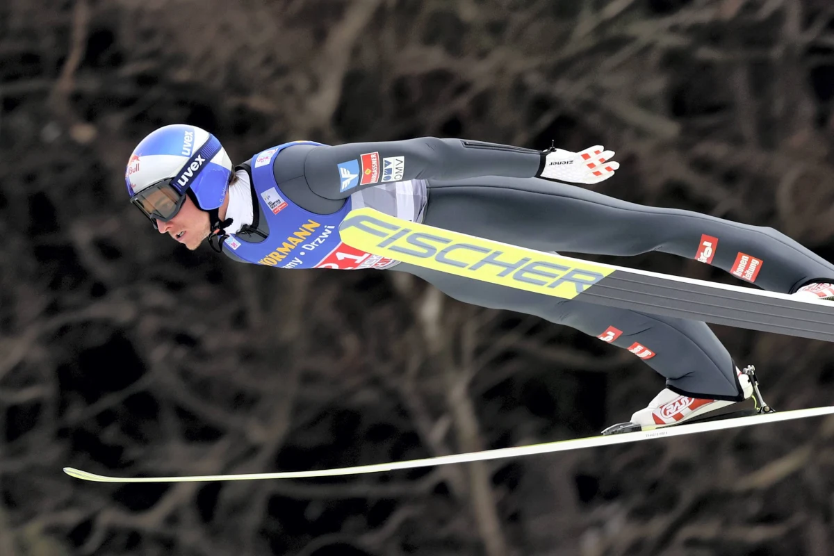 Utytułowany skoczek narciarski Gregor Schlierenzauer, zwycięzca rekordowej liczby zawodów Pucharu Świata - 53, ogłosił zakończenie kariery. "To nie jest łatwa decyzja, ale czuję, że to właściwy moment na jej podjęcie" - napisał 31-letni Austriak na swoim blogu.