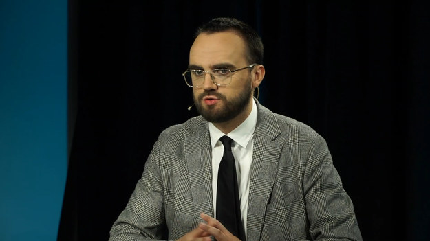 W drugim odcinku programu "Do jednej bramki" w tym sezonie gośćmi Pawła Ciszka byli Mateusz Święcicki i Filip Kapica. Eksperci rozmawiali m.in. o Barcelonie po erze Messiego, celach Lewandowskiego na kolejne lata oraz o Czesławie Michniewiczu i Legii w Lidze Europy. "Do jednej bramki" w każdy poniedziałek na żywo o 12.00 w Interii i Polsat Go.