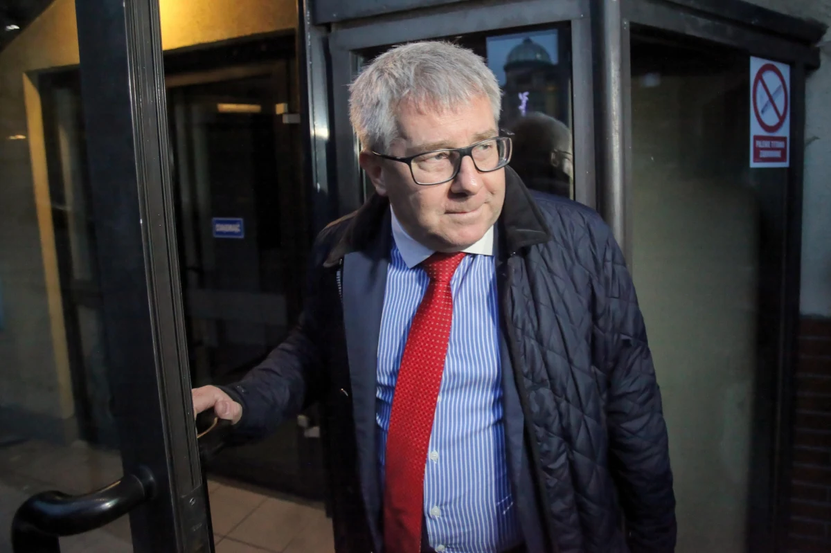 Ryszard Czarnecki zwrócił „część kwoty”, którą – według Europejskiego Urzędu ds. Zwalczania Nadużyć Finansowych – pobrał z Parlamentu Europejskiego nienależnie: chodzi o tzw. kilometrówki, czyli zwrot kosztów podróży służbowych. Według OLAF, europoseł PiS rozliczył te wydatki niezgodnie z wewnętrznymi przepisami europarlamentu. W piśmie przesłanym korespondentce RMF FM Katarzynie Szymańskiej-Borginon biuro prasowe Parlamentu Europejskiego zaznacza jednak, że sprawa jest w toku.