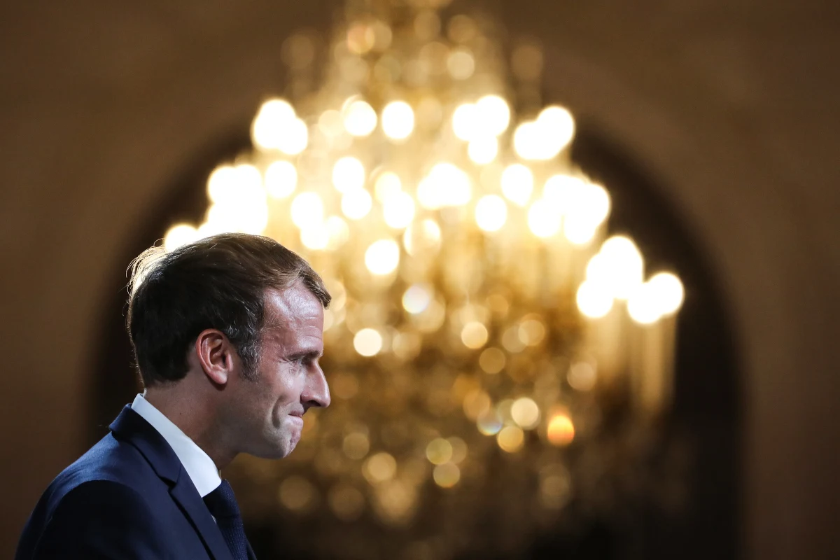 ​Prezydent USA Joe Biden uzgodnił z prezydentem Francji Emmanuelem Macronem, że francuski ambasador wróci do Waszyngtonu w przyszłym tygodniu - poinformował Biały Dom. Przywódcy rozmawiali telefonicznie i zgodzili się co do tego, że ogłoszenie paktu bezpieczeństwa AUKUS, zawartego między USA, Australią i Wielką Brytanią, powinno było zostać poprzedzone "otwartymi konsultacjami", co pozwoliłoby uniknąć sporu dyplomatycznego.