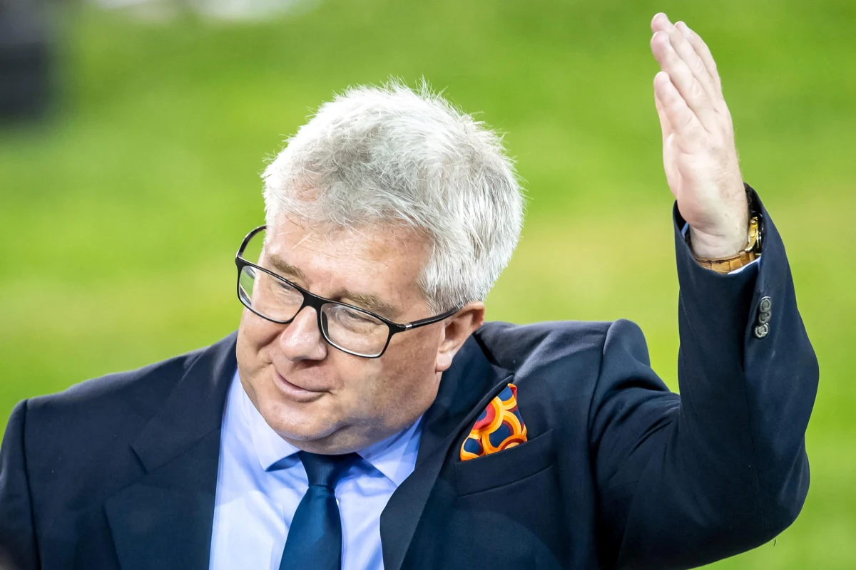 „Powierzenie tej sprawy prokuraturze w Zamościu to znak, że szefostwu prokuratury nie zależy na szybkim wyjaśnieniu zarzutów stawianych Ryszardowi Czarneckiemu przez Europejski Urząd ds. Zwalczania Nadużyć Finansowych (OLAF)” – mówi RMF FM Paweł Wojtunik, były szef Centralnego Biura Antykorupcyjnego – służby współpracującej z OLAF. Wczoraj dziennikarz RMF FM Krzysztof Zasada ujawnił, że prowadzone w Zamościu śledztwo ws. podejrzenia wyłudzenia przez europosła PiS 100 tysięcy euro z Parlamentu Europejskiego toczy się w ślimaczym tempie.